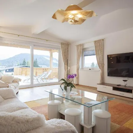 Haus Eibl By Monicare Seefeld w Tirolu